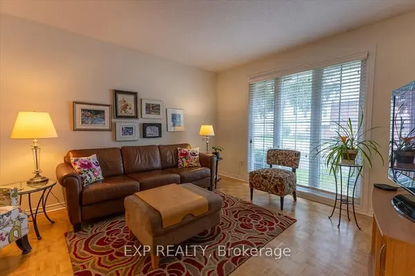 422 Kintyre Private, Mooneys Bay - Carleton Heights And Area, ON K2C 3M7