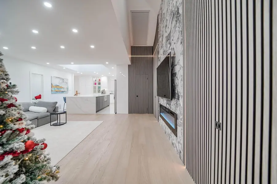 7118 Yonge ST, Innisfil, ON L9S 4P3