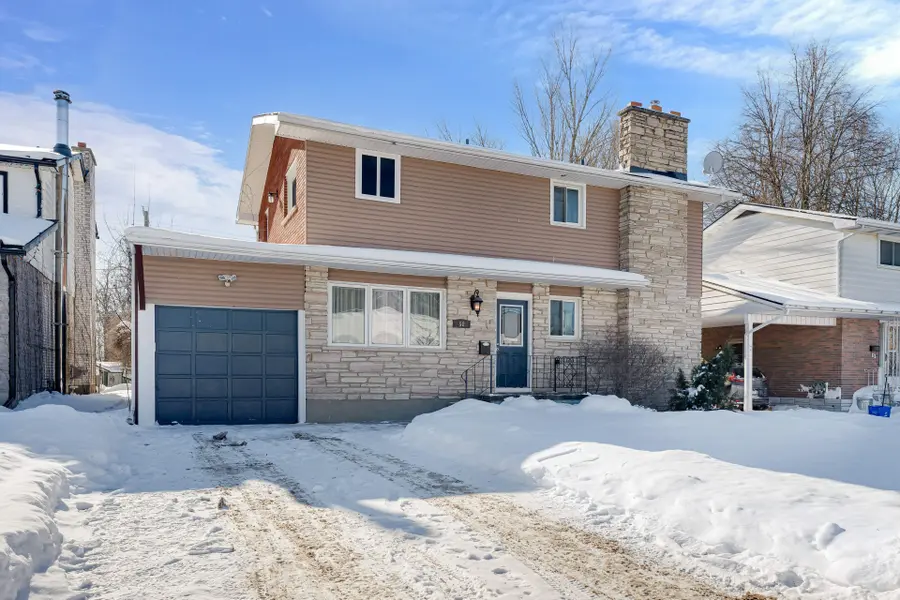58 Cliff CRES, Kingston, ON K7M 1A8