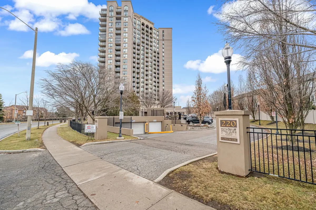 220 Forum DR #904, Mississauga, ON L4Z 4K1