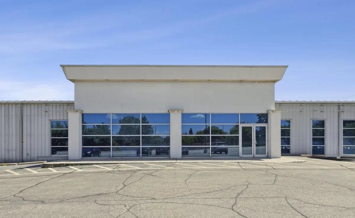 555 Barton ST, Hamilton, ON L8E 5S1