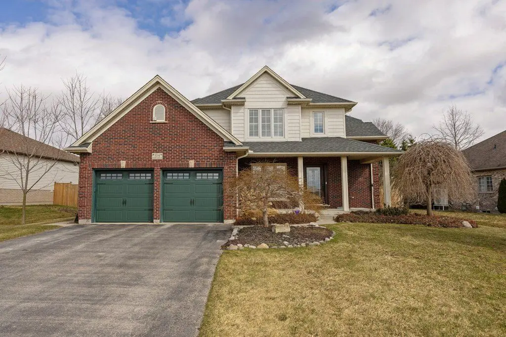 104 Stephen Moore DR, Middlesex Centre, ON N0L 1R0