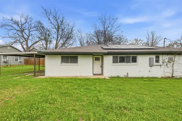 205 S Line Street, Weatherford, TX 76086