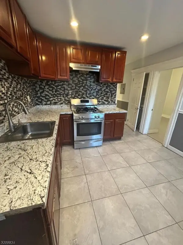 182 Seymour Ave First FL, Newark City, NJ 07108