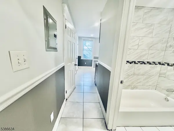 182 Seymour Ave First FL, Newark City, NJ 07108