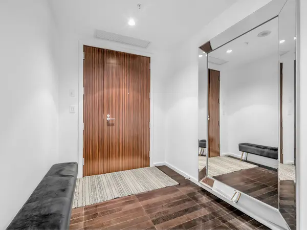 180 University AVE #3504, Toronto C01, ON M5H 0A2