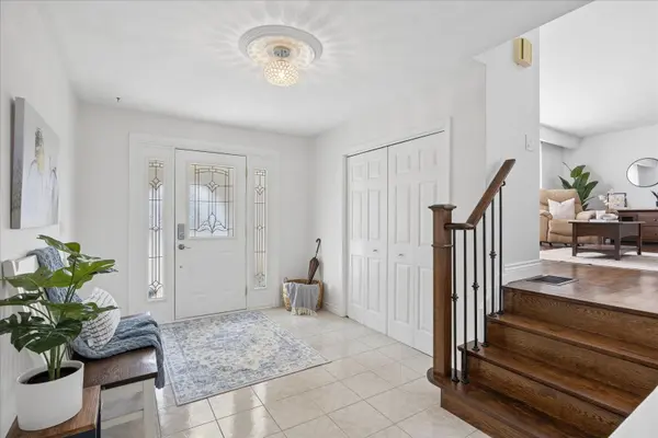 706 Fernhill BLVD, Oshawa, ON L1J 5K3