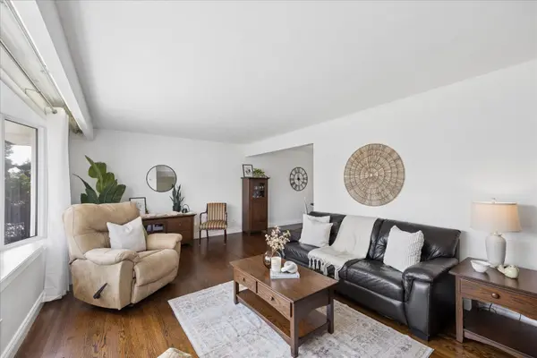 706 Fernhill BLVD, Oshawa, ON L1J 5K3