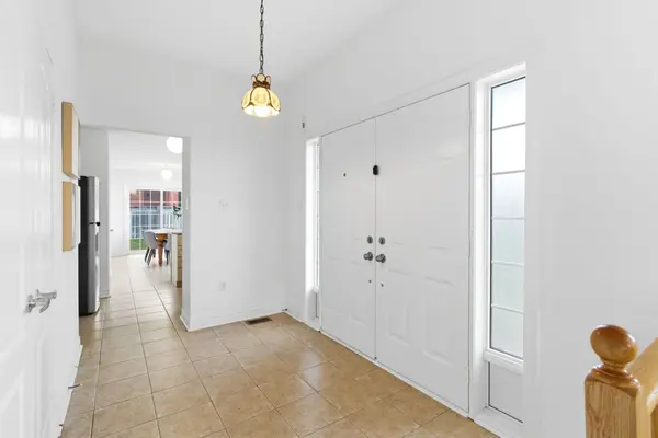 36 Tormina BLVD, Whitby, ON L1R 3B4