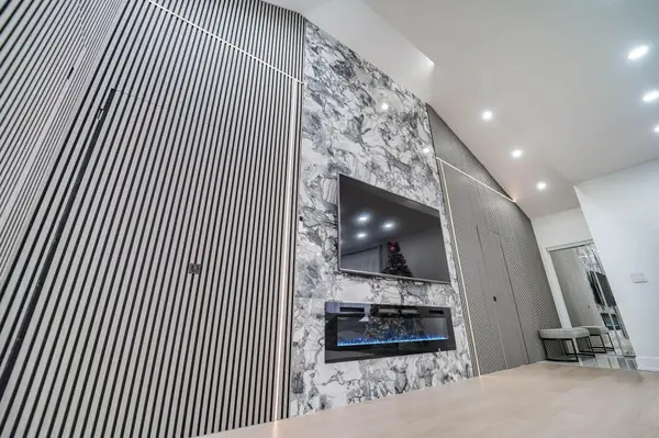 7118 Yonge ST, Innisfil, ON L9S 4P3