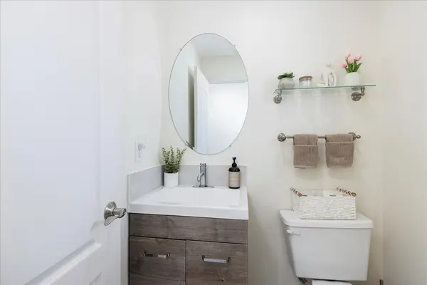 56 Noble DR, Bradford West Gwillimbury, ON L3Z 3A8