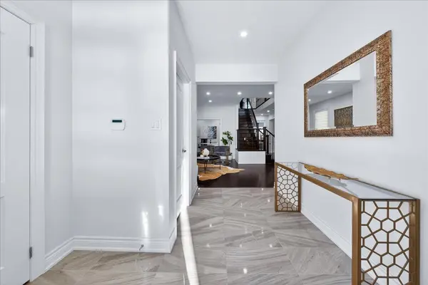 10 Deer Pass RD, East Gwillimbury, ON L9N 0L6