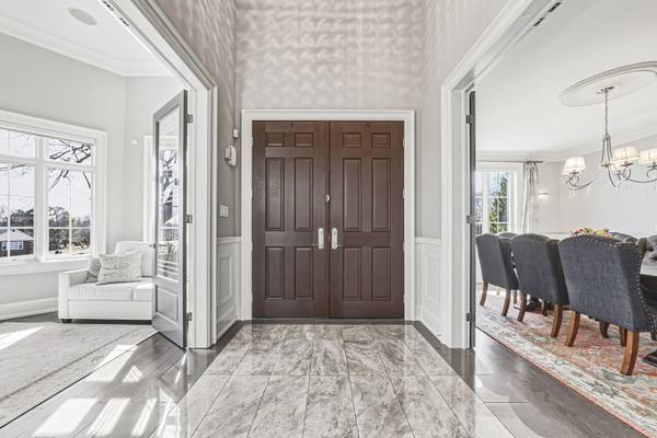 476 Patricia DR, Burlington, ON L7T 1K2