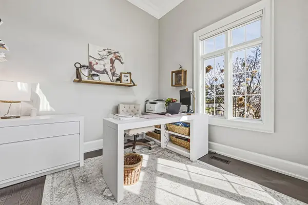 476 Patricia DR, Burlington, ON L7T 1K2