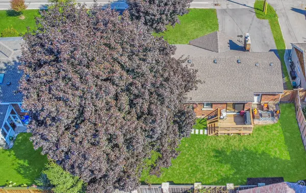 884 Eagle DR, Burlington, ON L7T 3A4