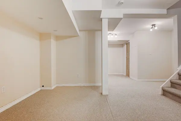 1498 Pinecliff RD, Oakville, ON L6M 4A8