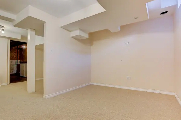 1498 Pinecliff RD, Oakville, ON L6M 4A8