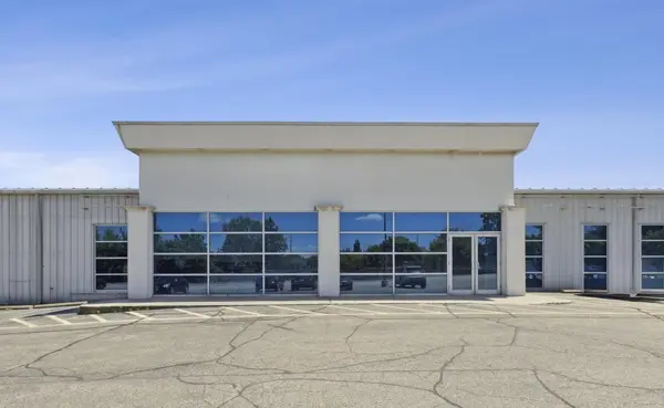 555 Barton ST, Hamilton, ON L8E 5S1