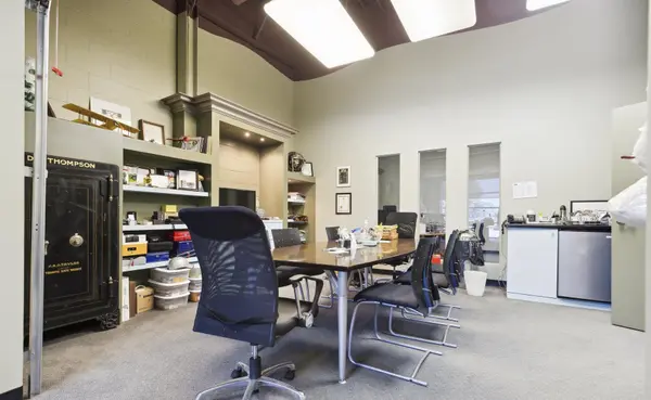 555 Barton ST, Hamilton, ON L8E 5S1