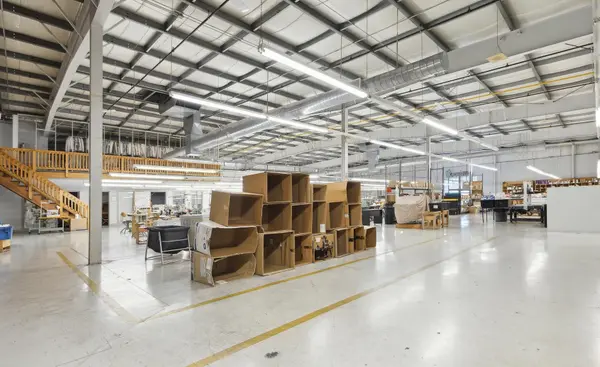 555 Barton ST, Hamilton, ON L8E 5S1