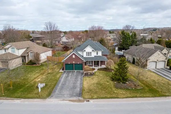 104 Stephen Moore DR, Middlesex Centre, ON N0L 1R0