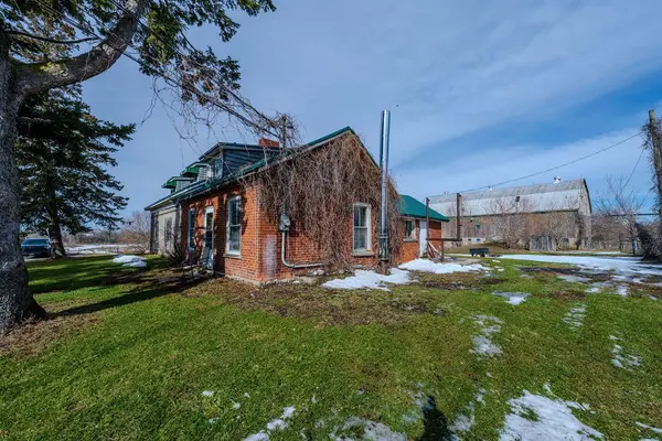 407 Blessington RD, Belleville, ON K0K 1V0