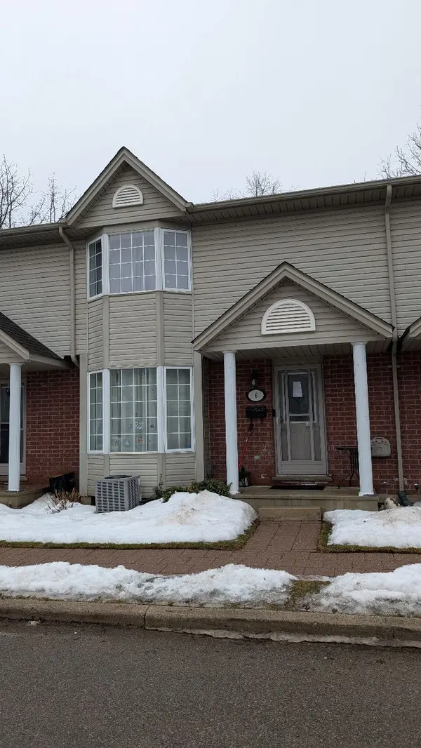 20 Kernohan Pkwy #6, London South, ON N6J 4Y3