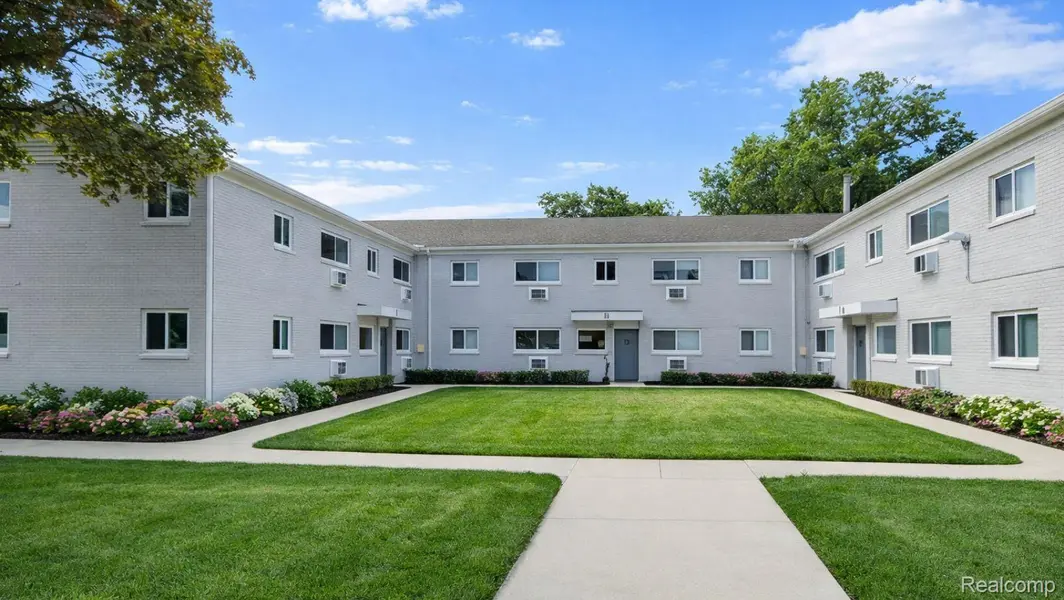 1770 E Woodward Heights BLVD #E3, Hazel Park, MI 48030