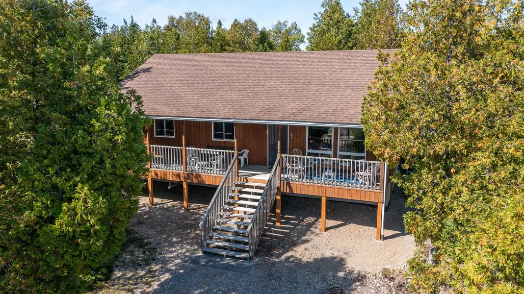 11 Eagle RD, Northern Bruce Peninsula, ON N0H 2R0