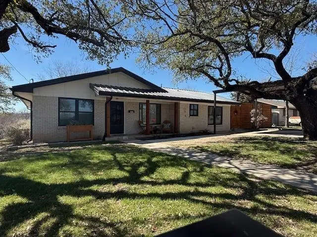 1202 Nix Road, Lampasas, TX 76550