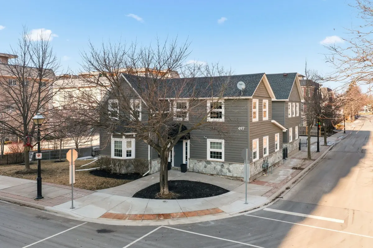 497 Elizabeth ST, Burlington, ON L7R 2M4
