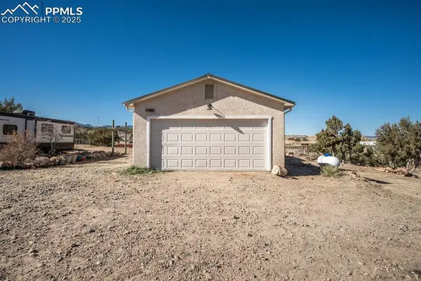 949 Coyote CIR, Coal Creek, CO 81221