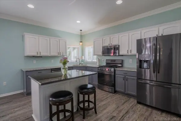 36556 Orchard Lake DR, New Baltimore, MI 48047