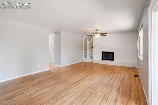 1319 Acacia DR, Colorado Springs, CO 80907