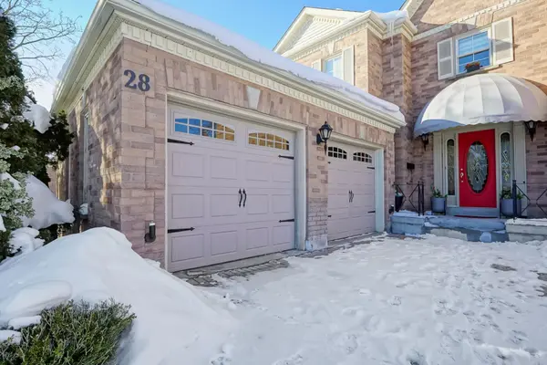28 WHITE LODGE CRES, Richmond Hill, ON L4C 9A1