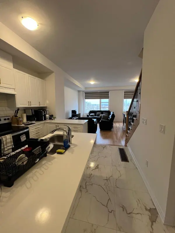 73 Inverary CRES, Vaughan, ON L4H 5G9