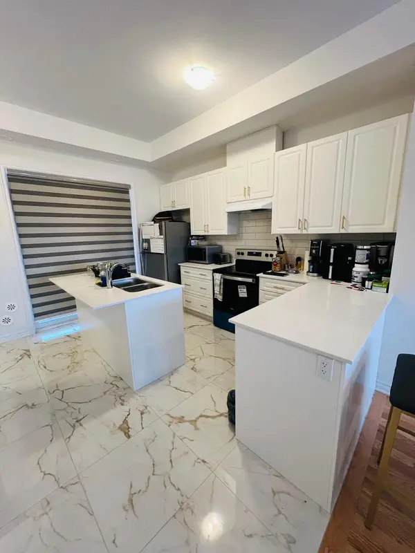 73 Inverary CRES, Vaughan, ON L4H 5G9