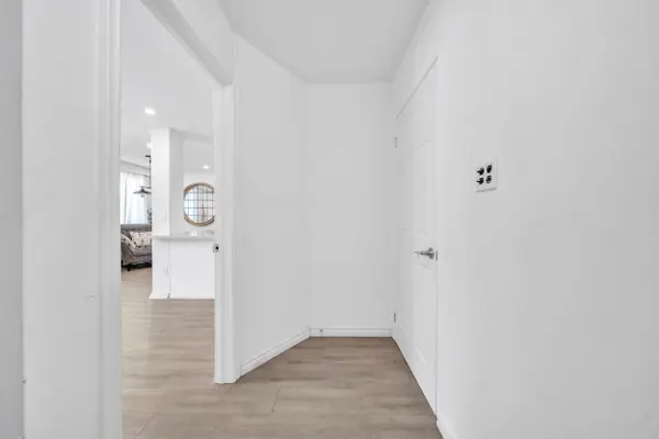 21 Huron CT, Aurora, ON L4G 2X7