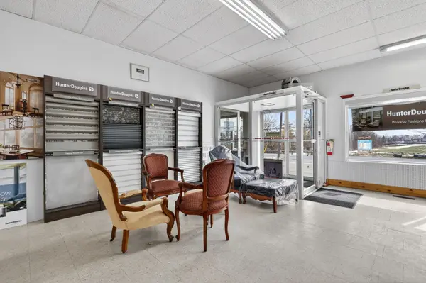 5870 King RD #Unit C, King, ON L0G 1N0