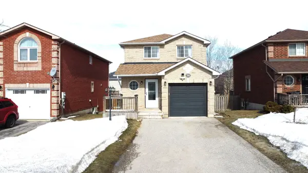 26 Booth LN, Barrie, ON L4N 0S4