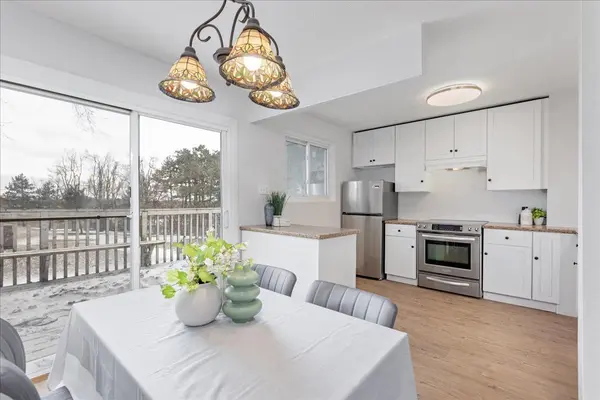 63 Ferris LN #B11, Barrie, ON L4M 5C4