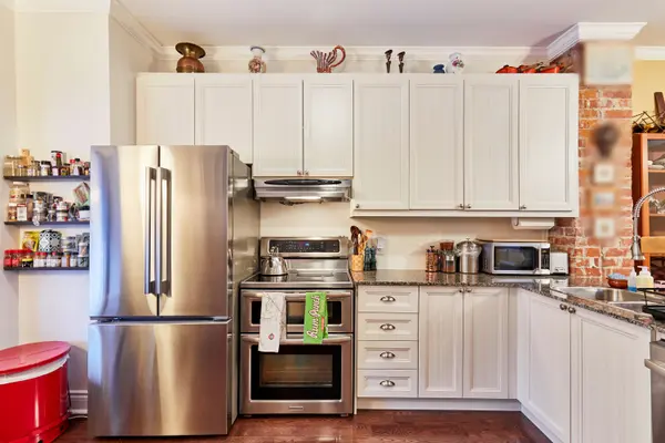 340 Pacific AVE, Toronto W02, ON M6P 2R1