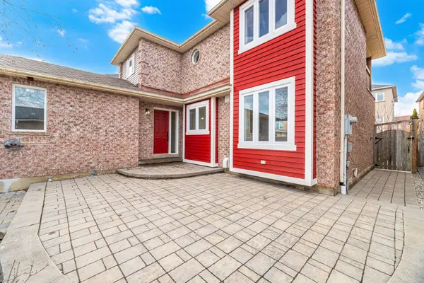 317 Bristol RD W, Mississauga, ON L5R 2H1