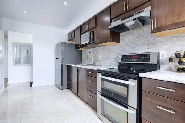 3040 Constitution BLVD #141, Mississauga, ON L4Y 3X7