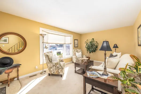 31 Thorncliffe DR, Belleville, ON K8P 4L3