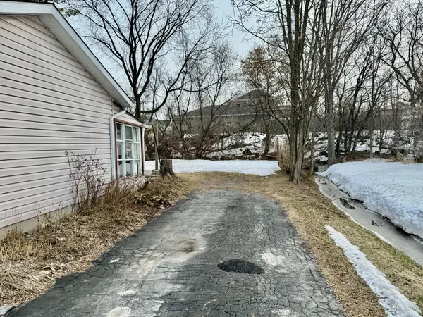 3 Champlain ST, Centre Hastings, ON K0K 2K0