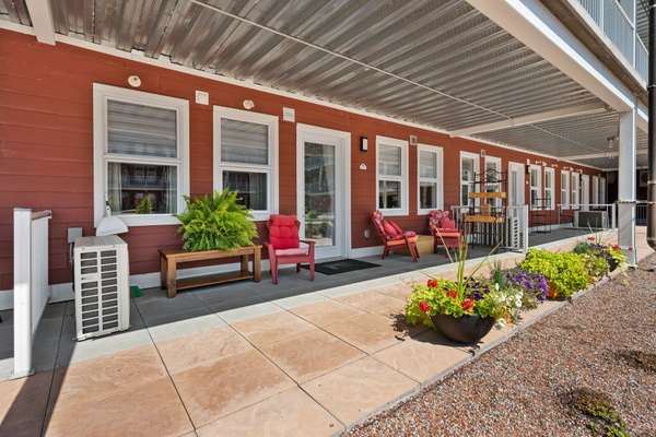 130 Water ST E #14, Gananoque, ON K7G 0A8