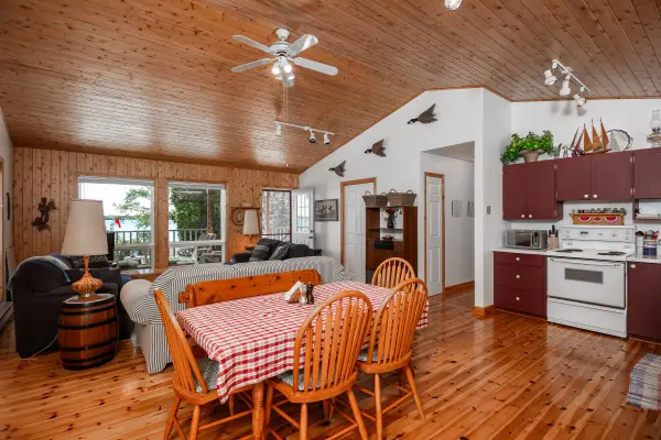 11 Eagle RD, Northern Bruce Peninsula, ON N0H 2R0