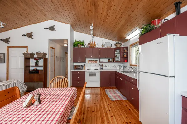 11 Eagle RD, Northern Bruce Peninsula, ON N0H 2R0