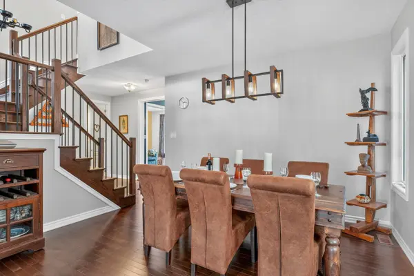 308 Autumnfield ST, Kanata, ON K2M 0J4